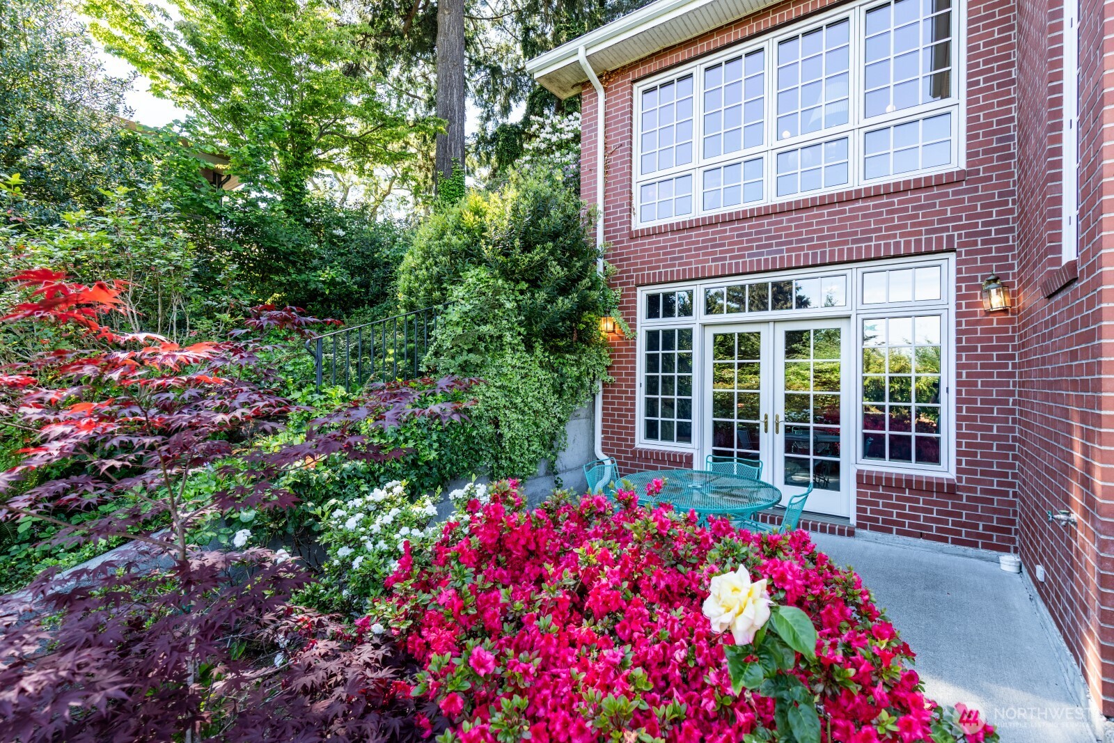 6681 Ne Windermere Road Property Photo 9