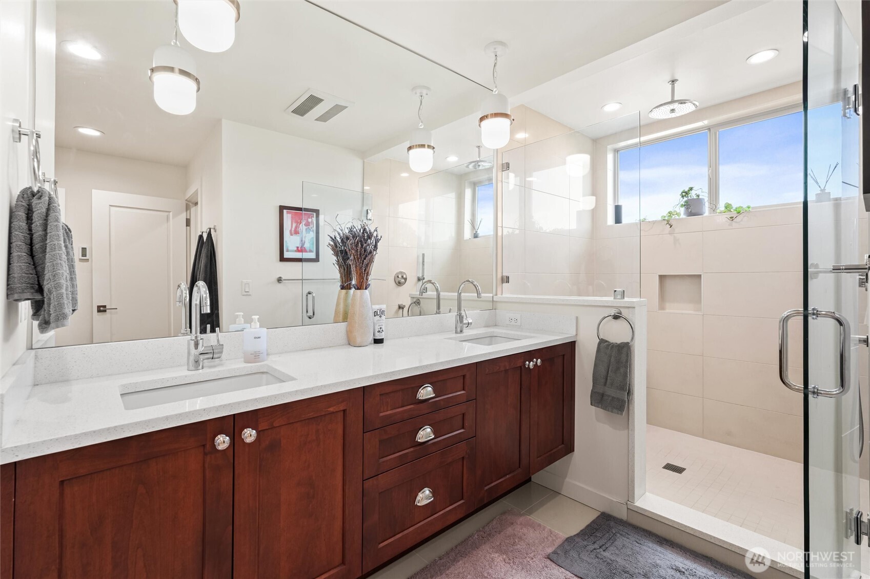 5021 Sand Point Place E Property Photo 14