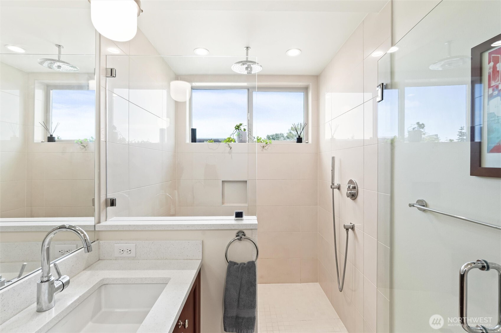 5021 Sand Point Place E Property Photo 15