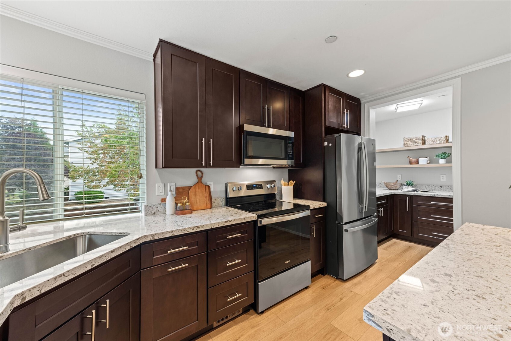 1799 Burnside Avenue Property Photo 10