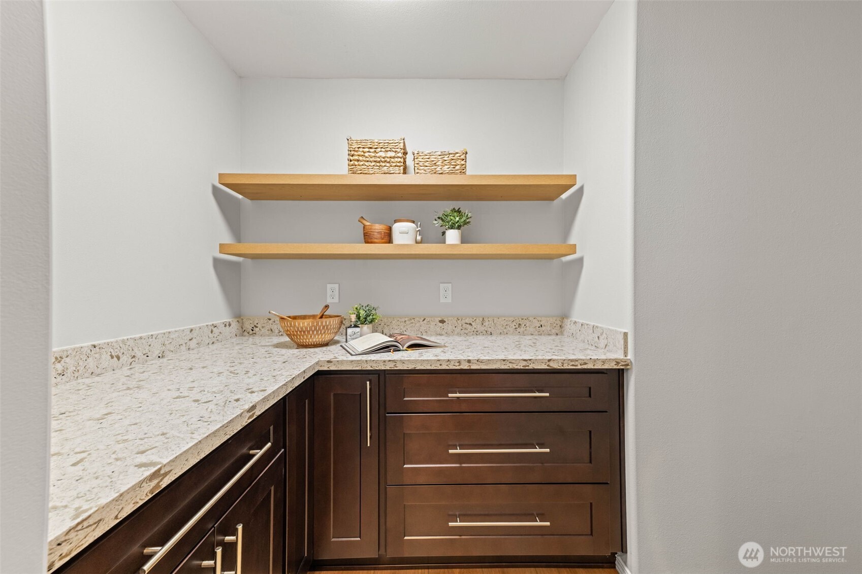 1799 Burnside Avenue Property Photo 12