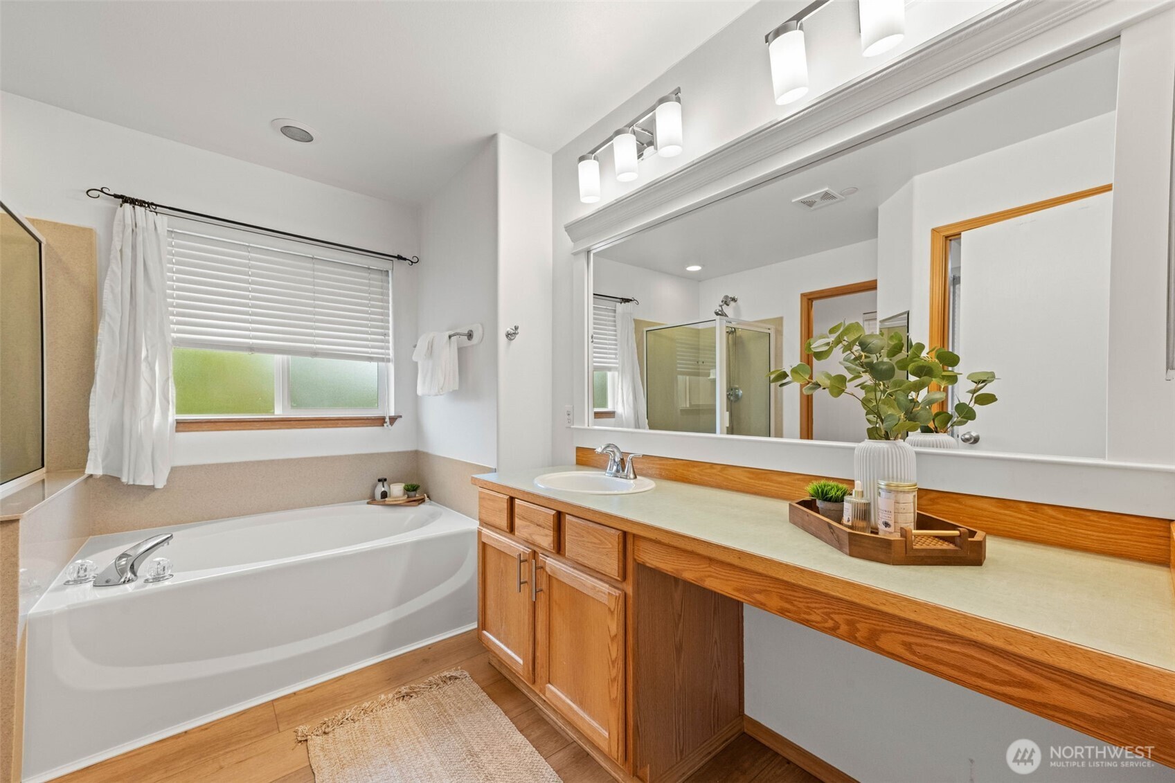 1799 Burnside Avenue Property Photo 23
