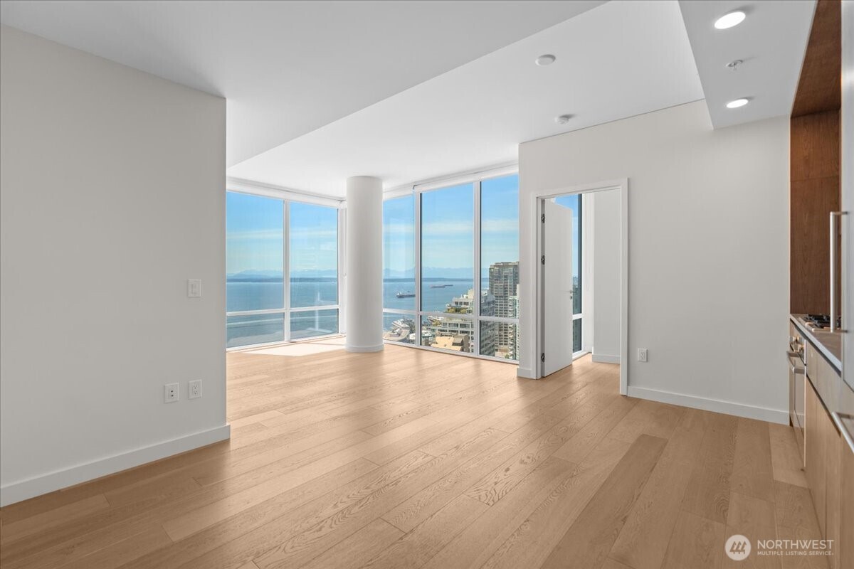 121 Stewart Street 2507 Property Photo 3