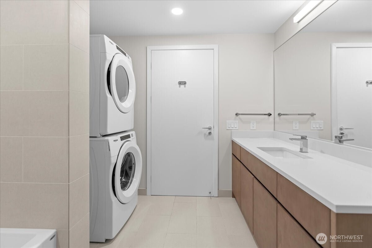 121 Stewart Street 2507 Property Photo 8