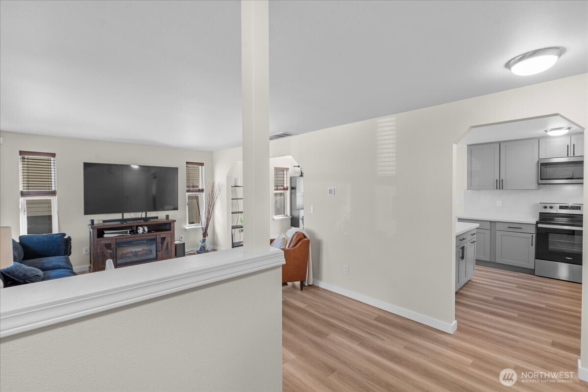 1506 S Cushman Avenue Property Photo 2