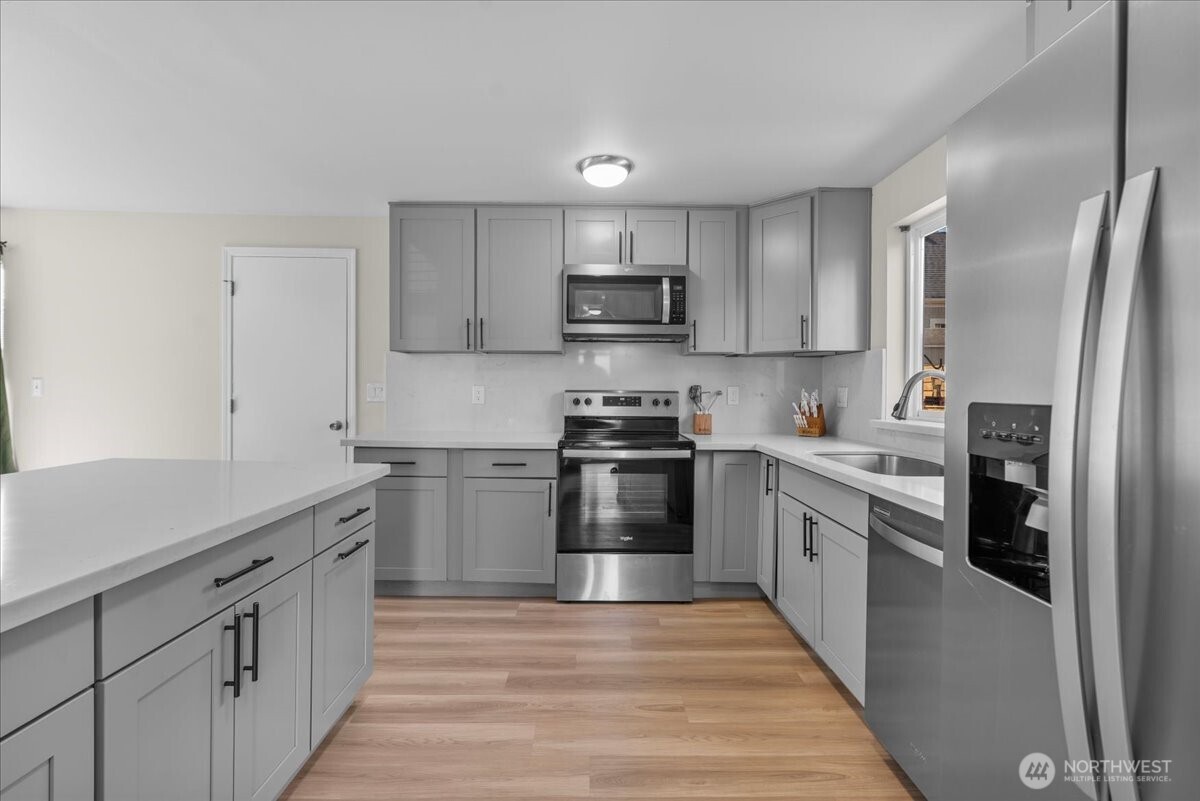 1506 S Cushman Avenue Property Photo 12