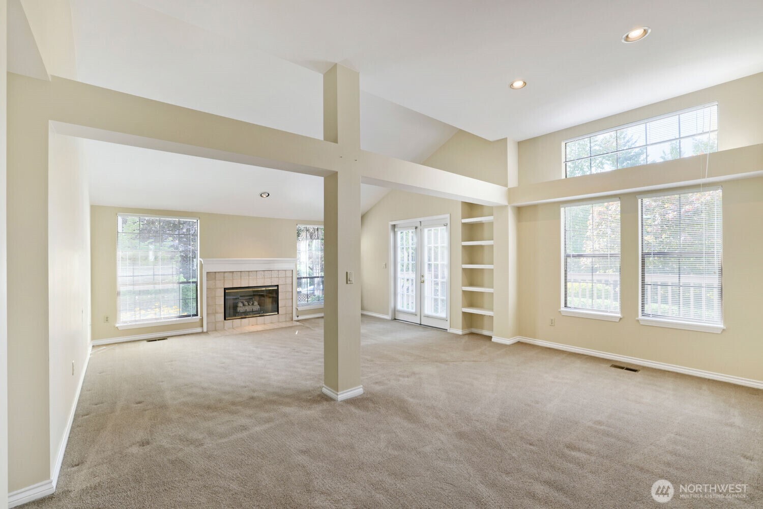 10063 Wallingford Avenue Property Photo 3