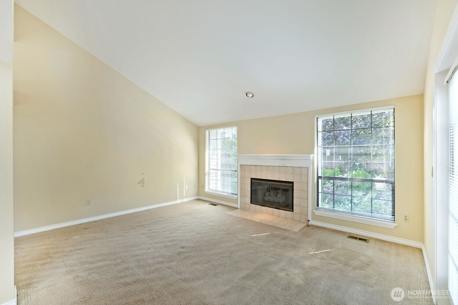 10063 Wallingford Avenue Property Photo 11