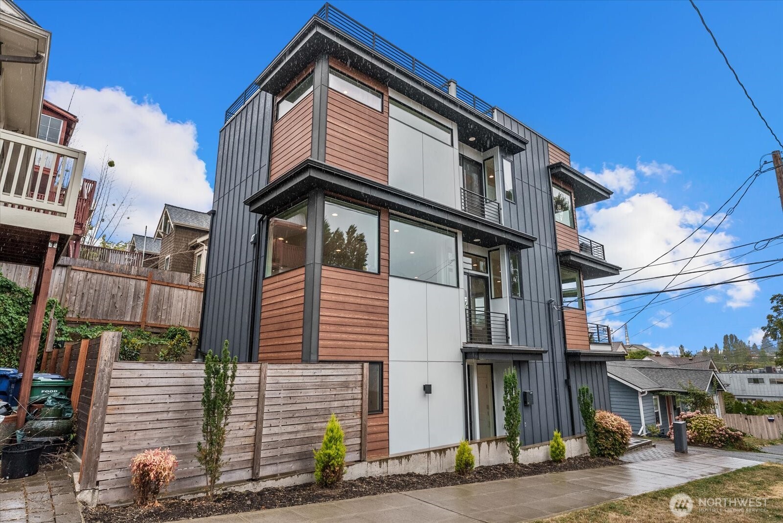 3111 Queen Anne Avenue Property Photo 2