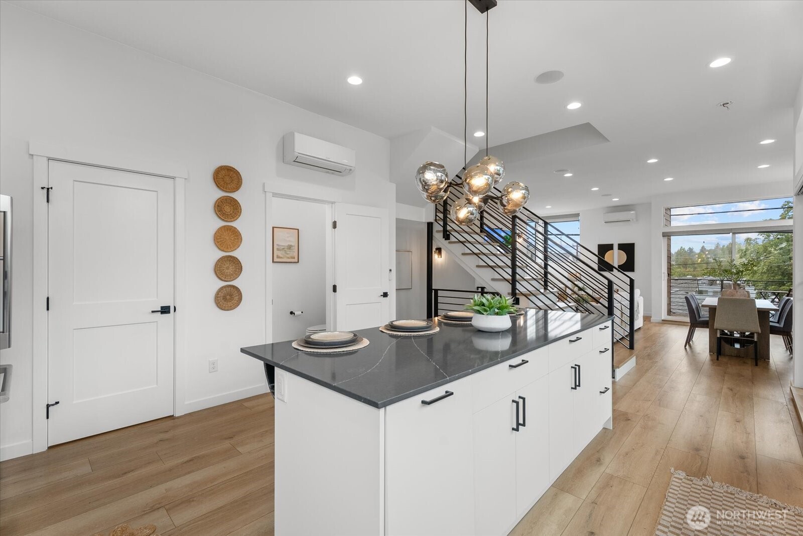 3111 Queen Anne Avenue Property Photo 6