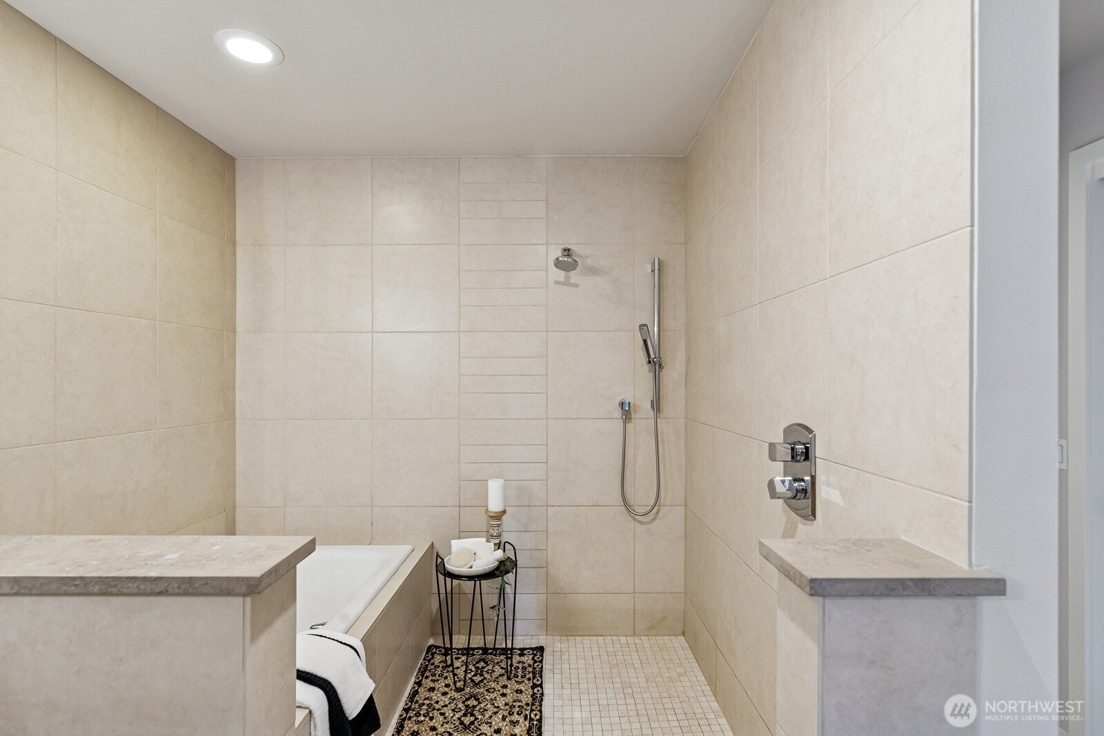10000 Main Street 502 Property Photo 25