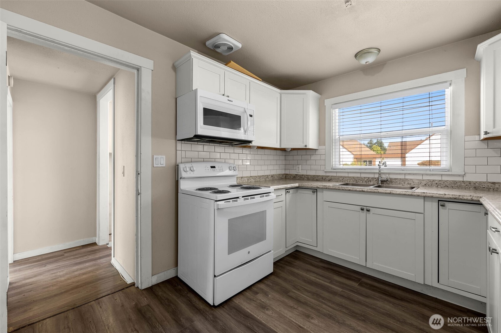 408 S Parkway Avenue Property Photo 8
