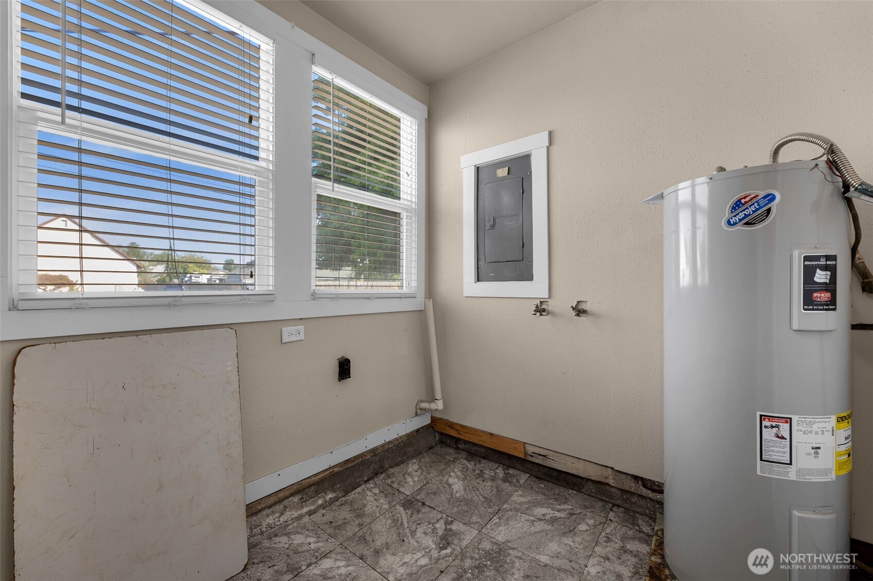 408 S Parkway Avenue Property Photo 13