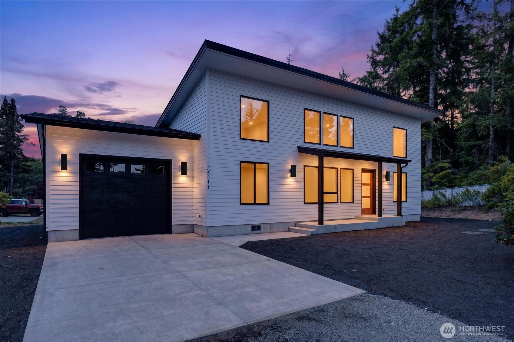 32311 N Place Property Photo 4