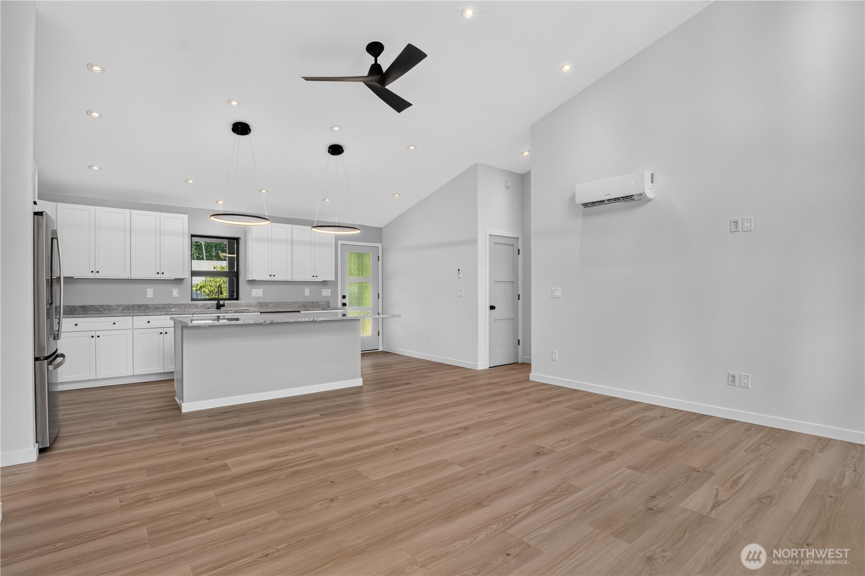 32311 N Place Property Photo 13
