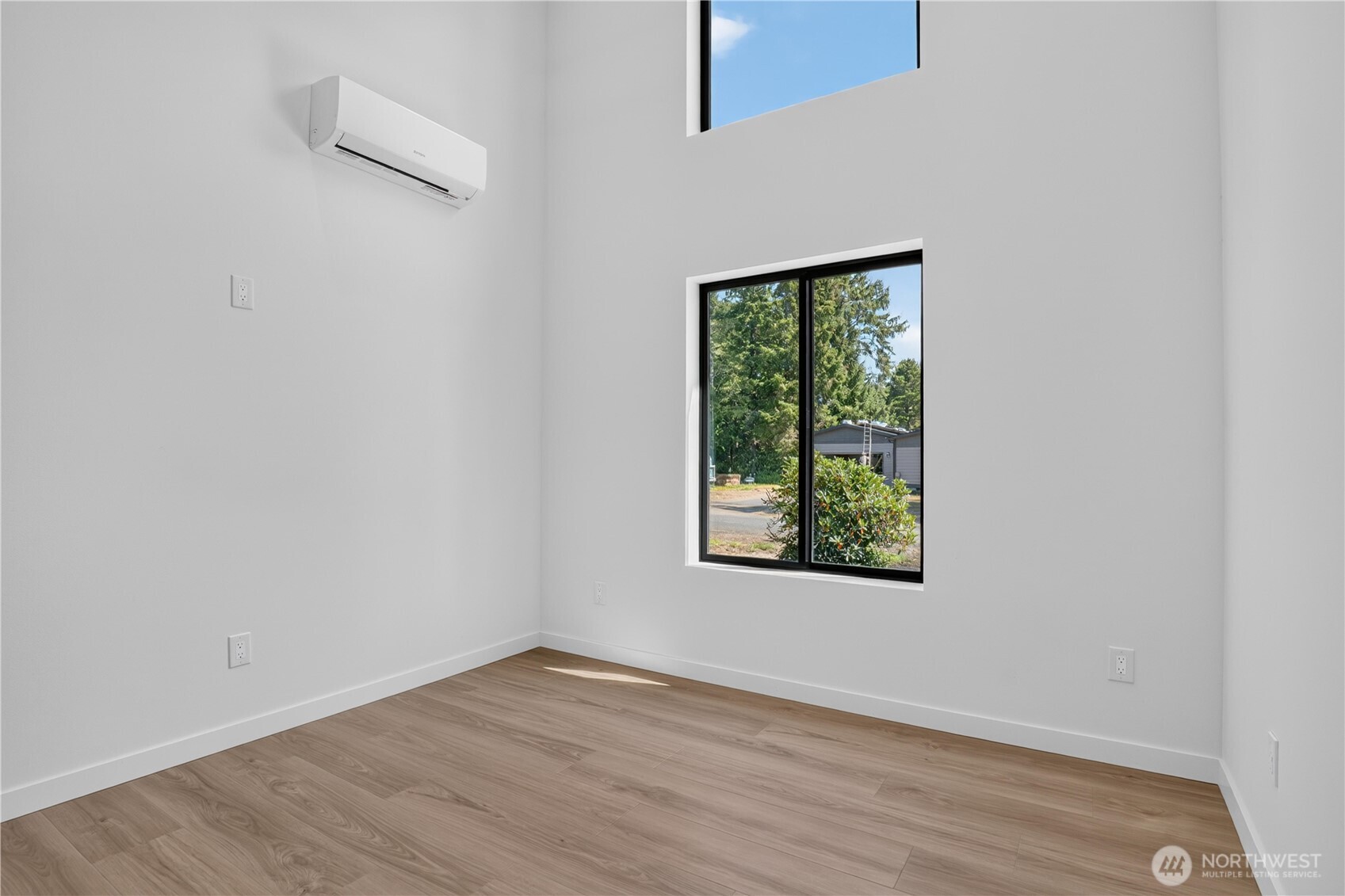 32311 N Place Property Photo 16
