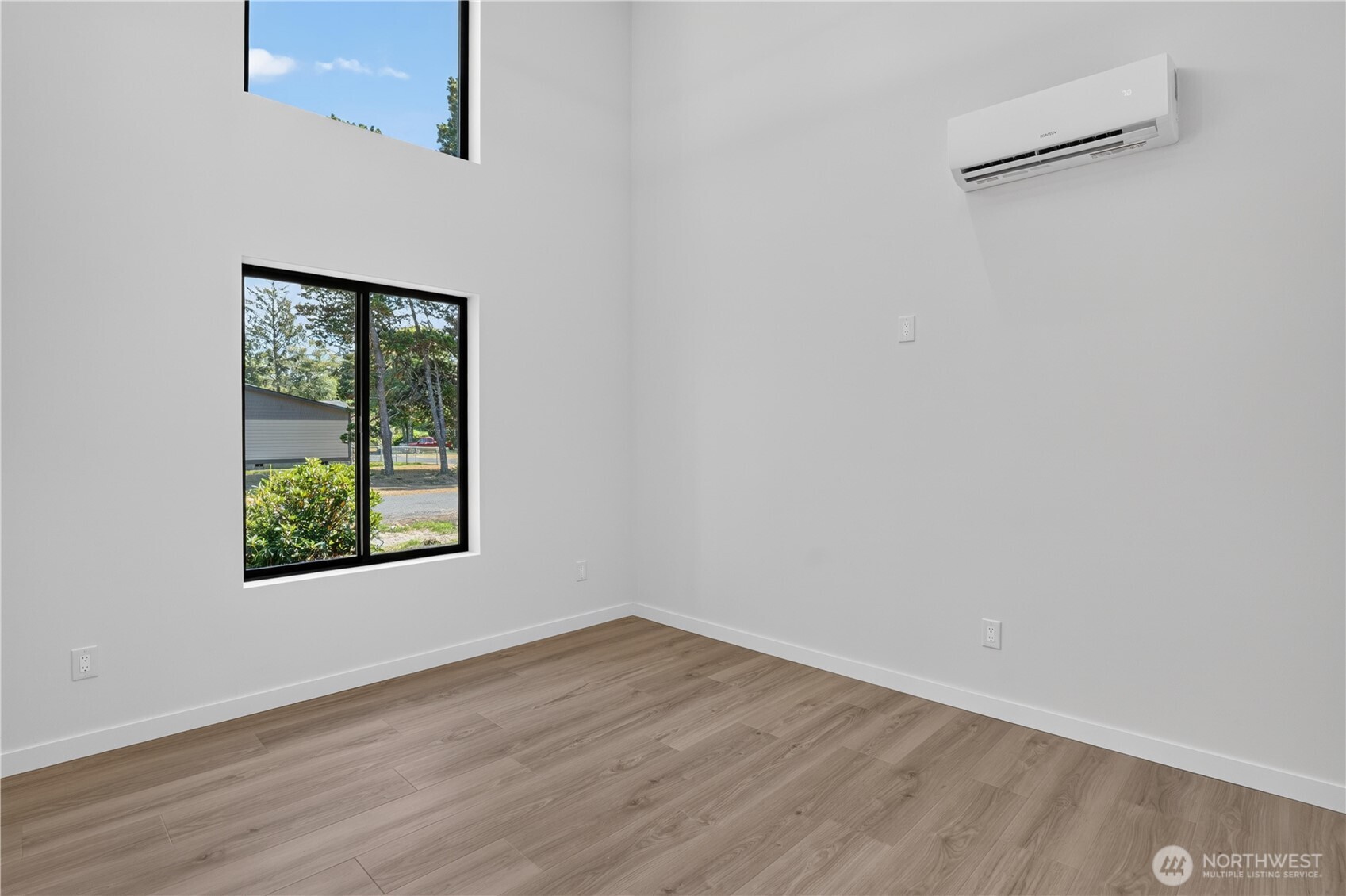 32311 N Place Property Photo 18