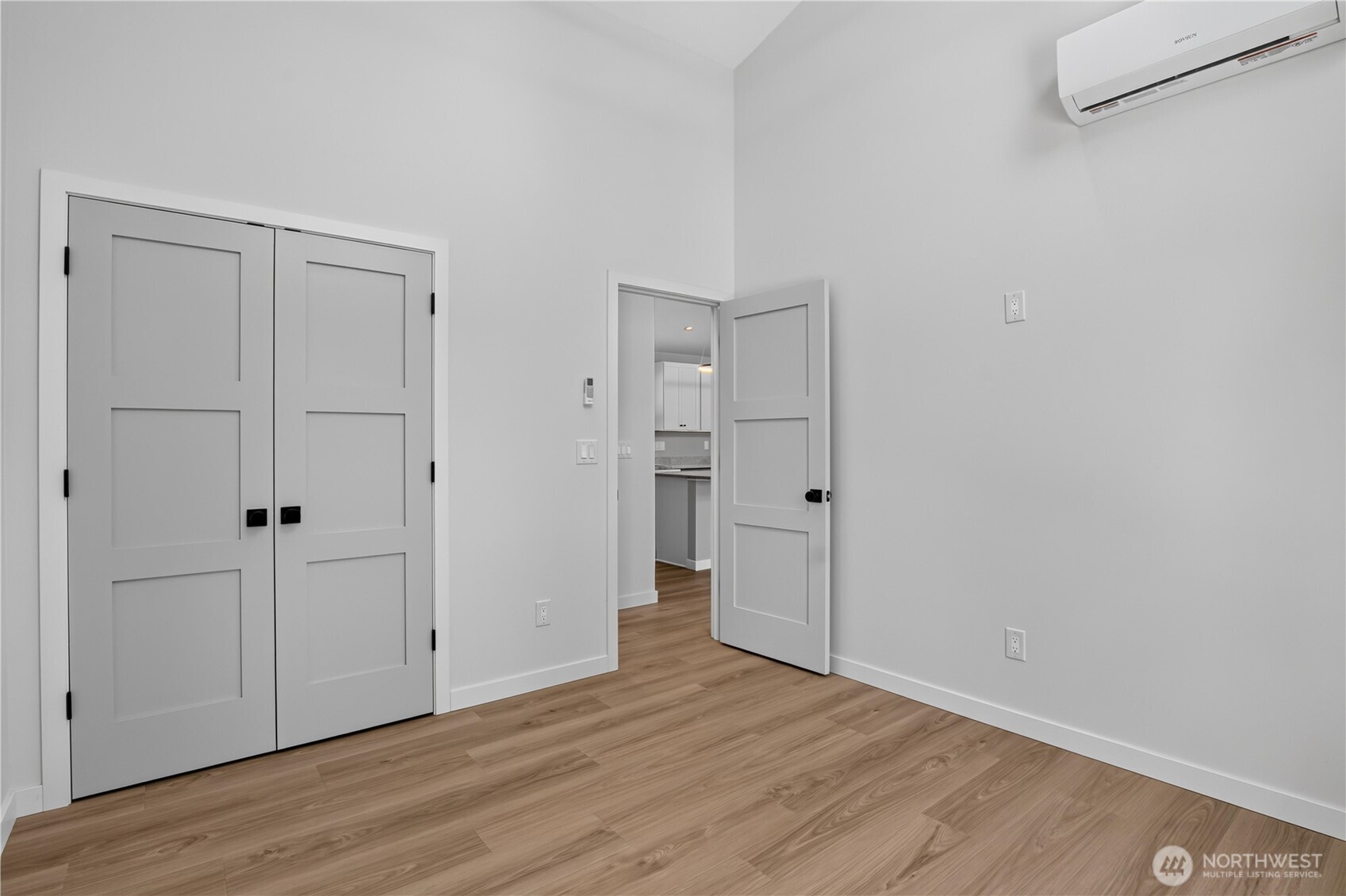 32311 N Place Property Photo 19