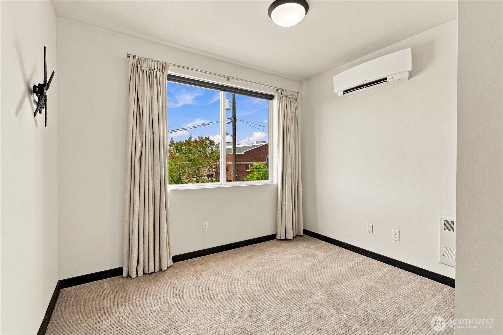 4126 Cascadia Avenue Property Photo 25