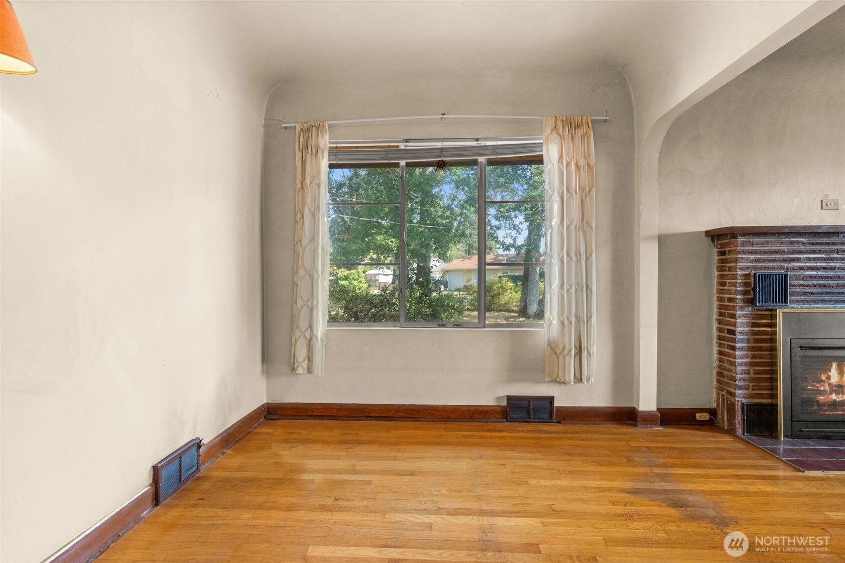 15202 Washington Avenue Property Photo 15