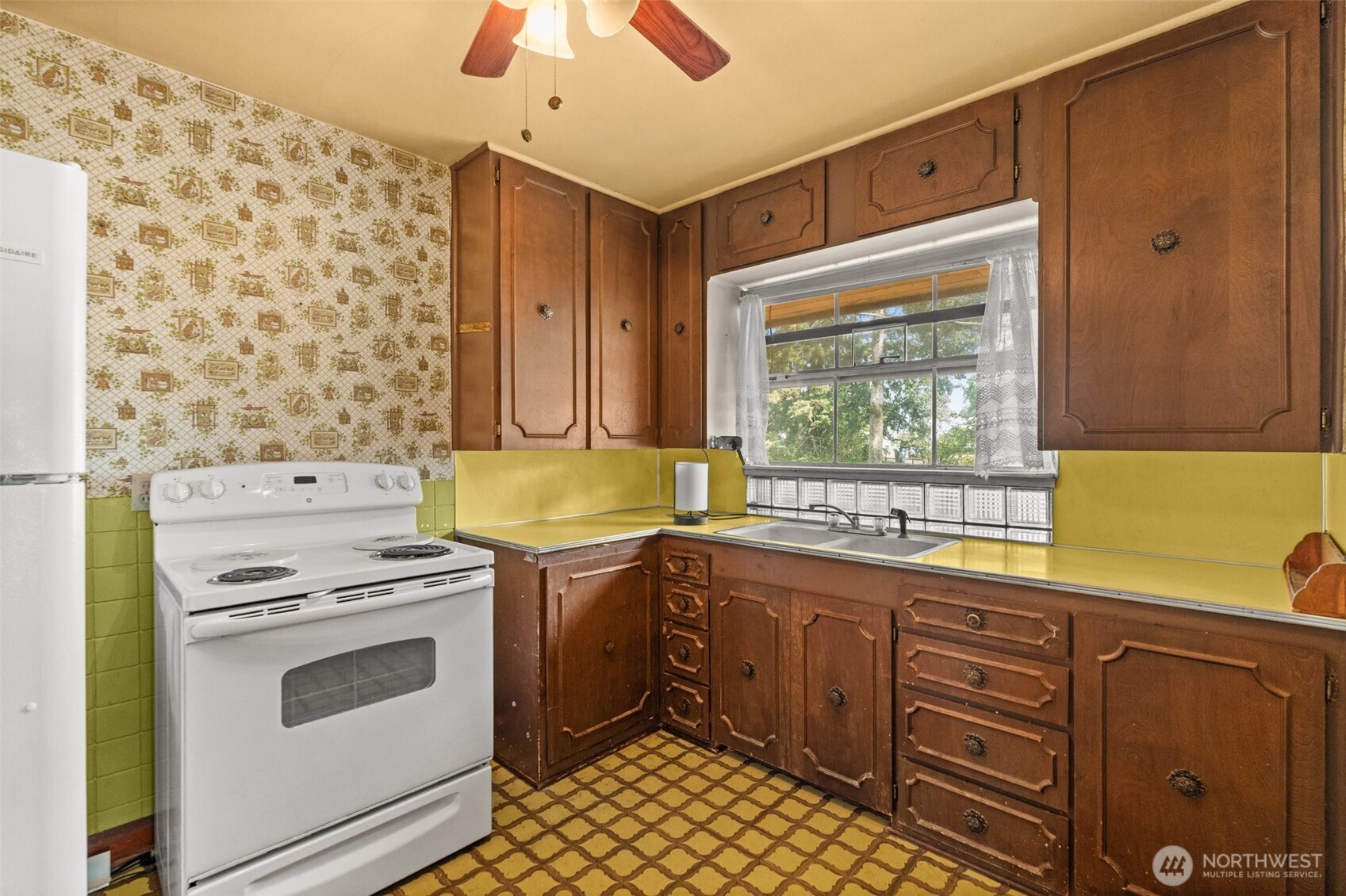15202 Washington Avenue Property Photo 18