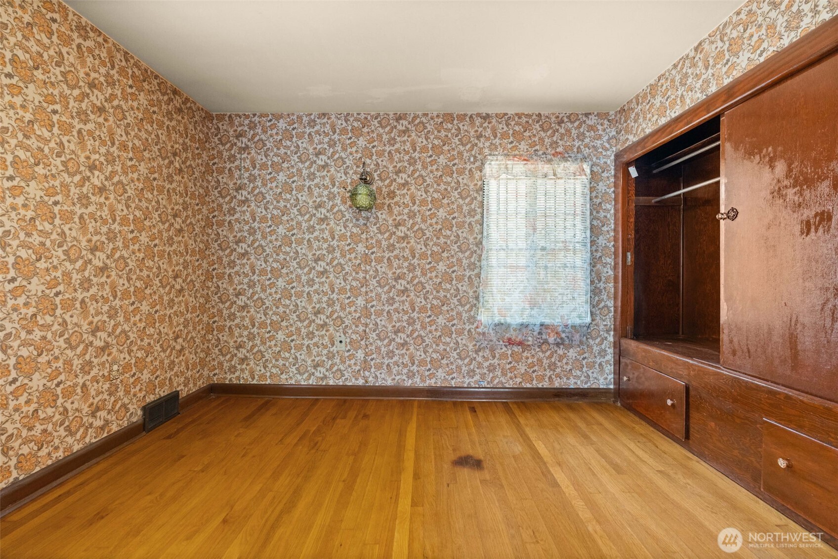 15202 Washington Avenue Property Photo 25