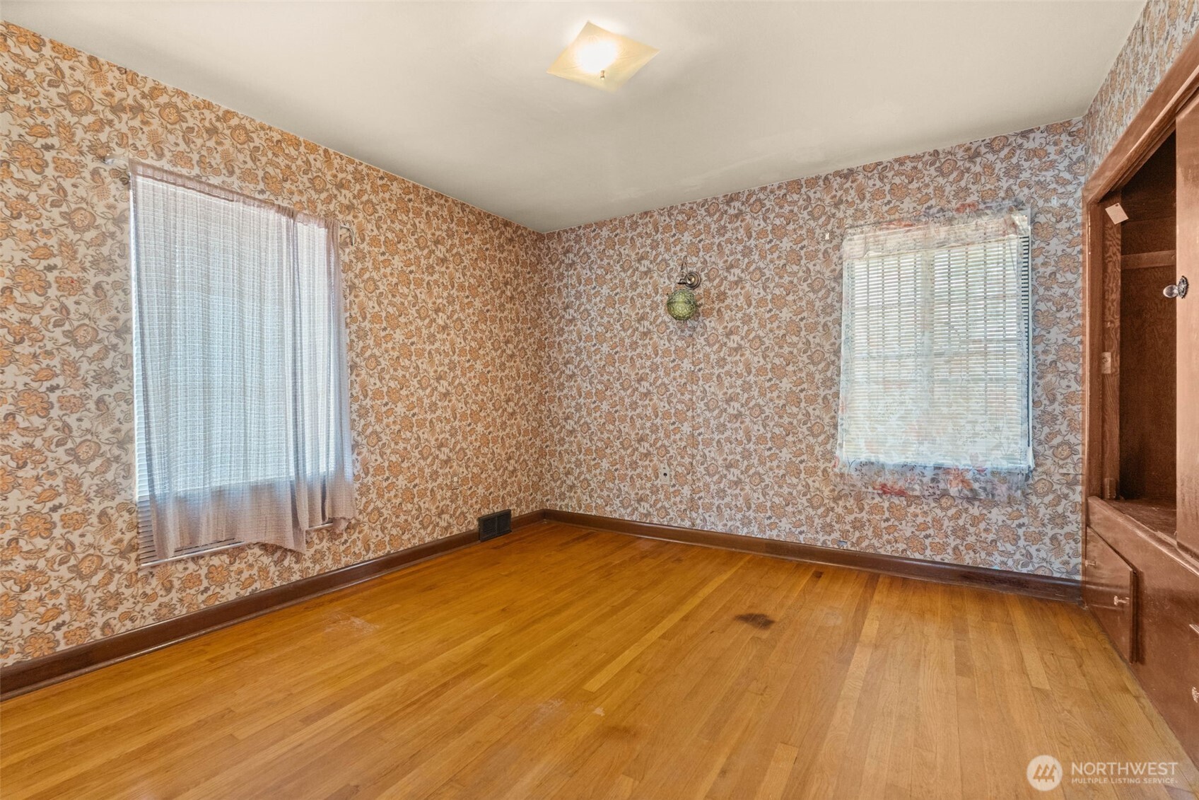 15202 Washington Avenue Property Photo 26