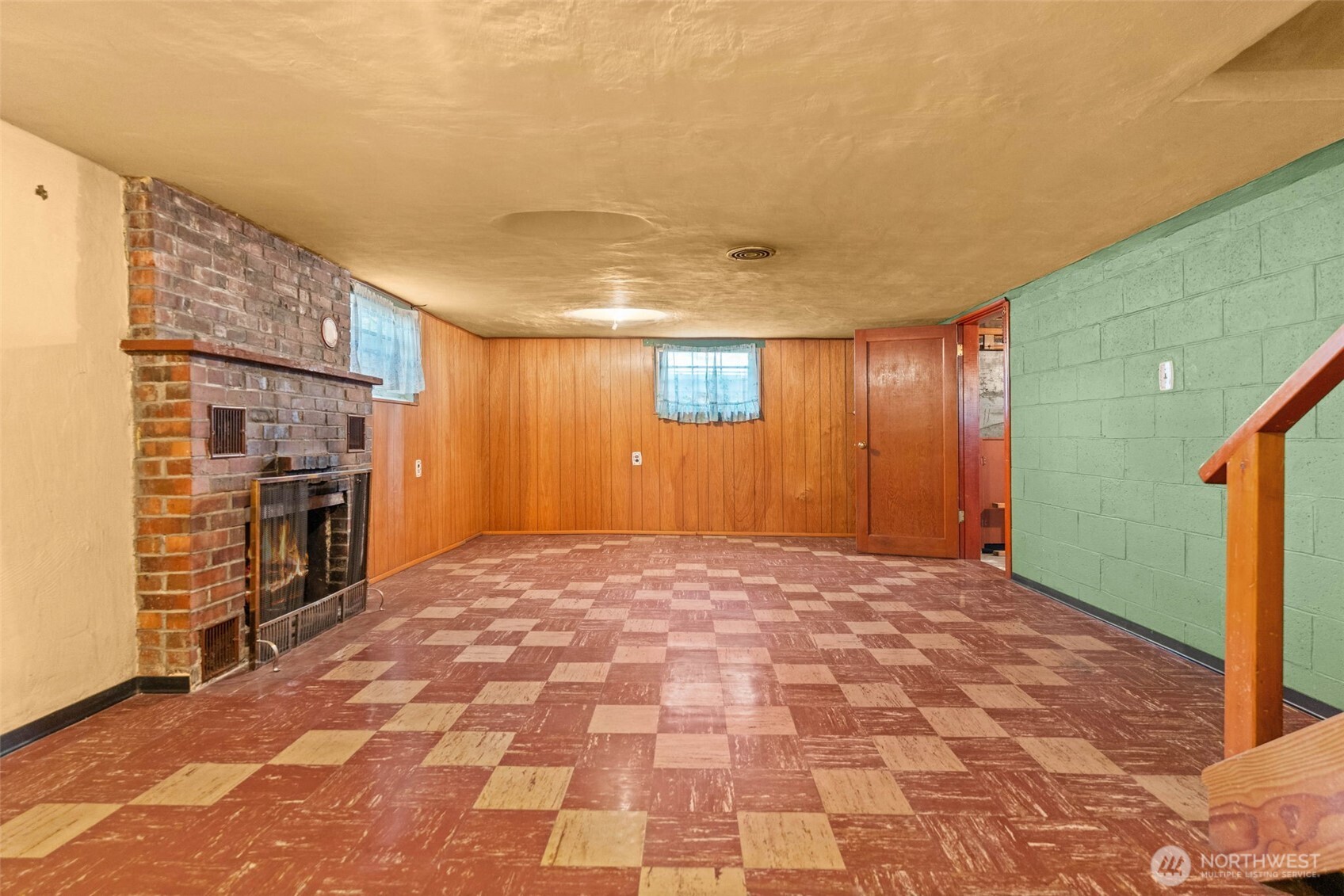 15202 Washington Avenue Property Photo 27