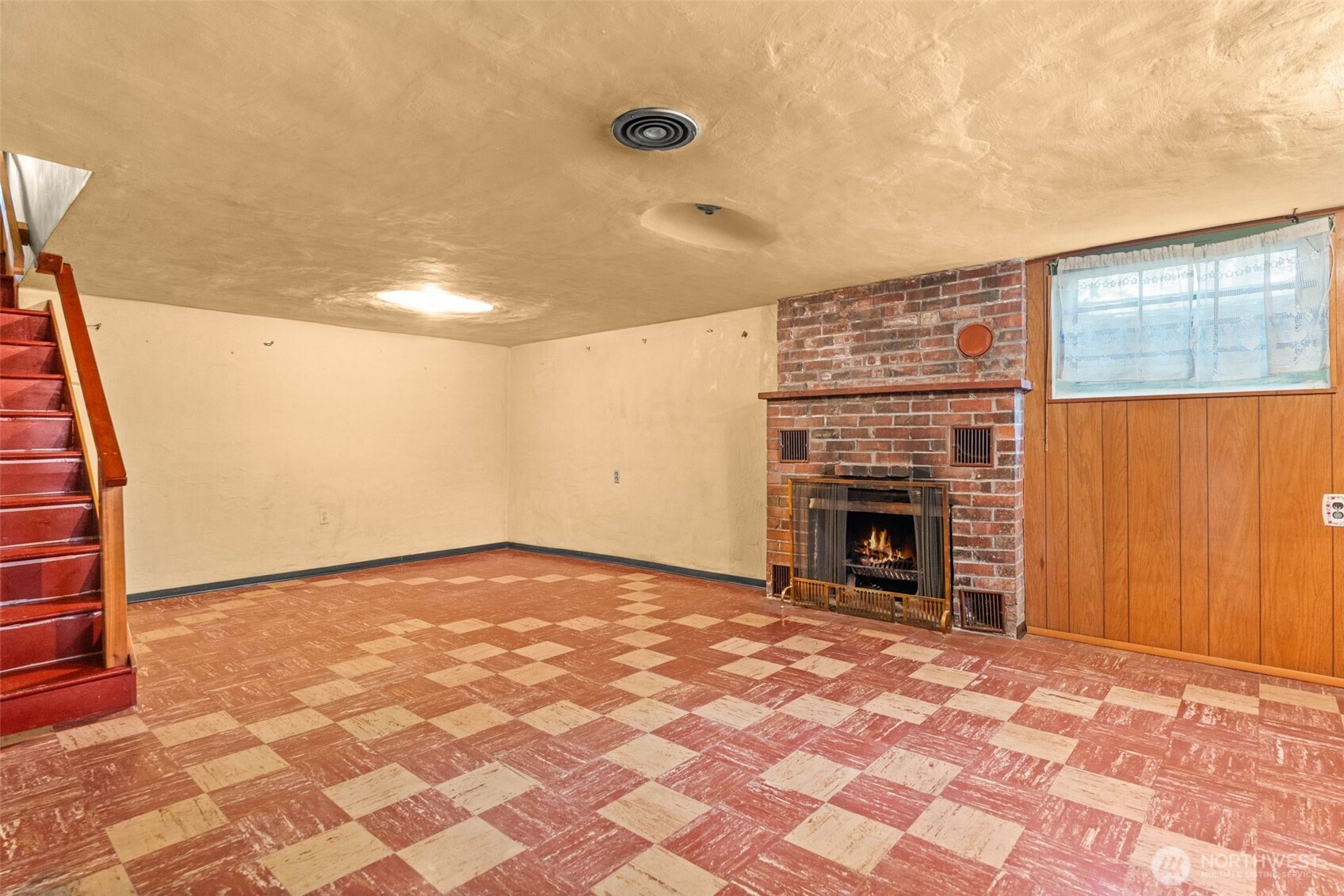 15202 Washington Avenue Property Photo 28