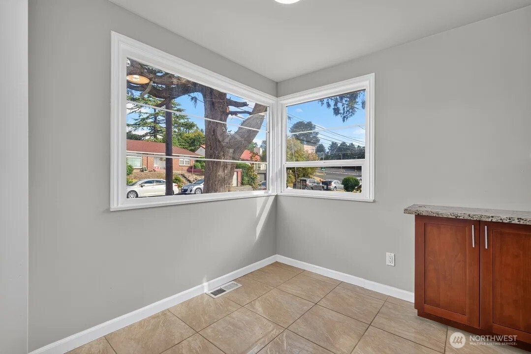 5561 23rd Avenue Property Photo 9