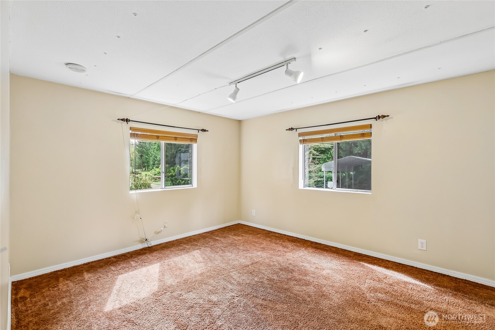 12821 68th Street Property Photo 18