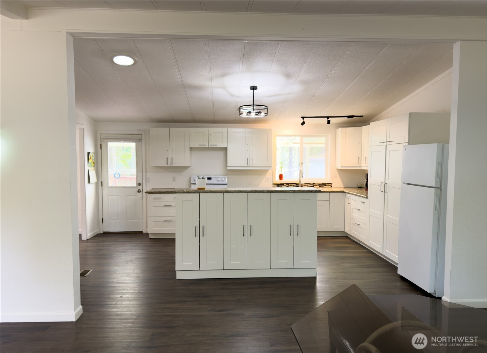 2197 Parker Road Property Photo 13
