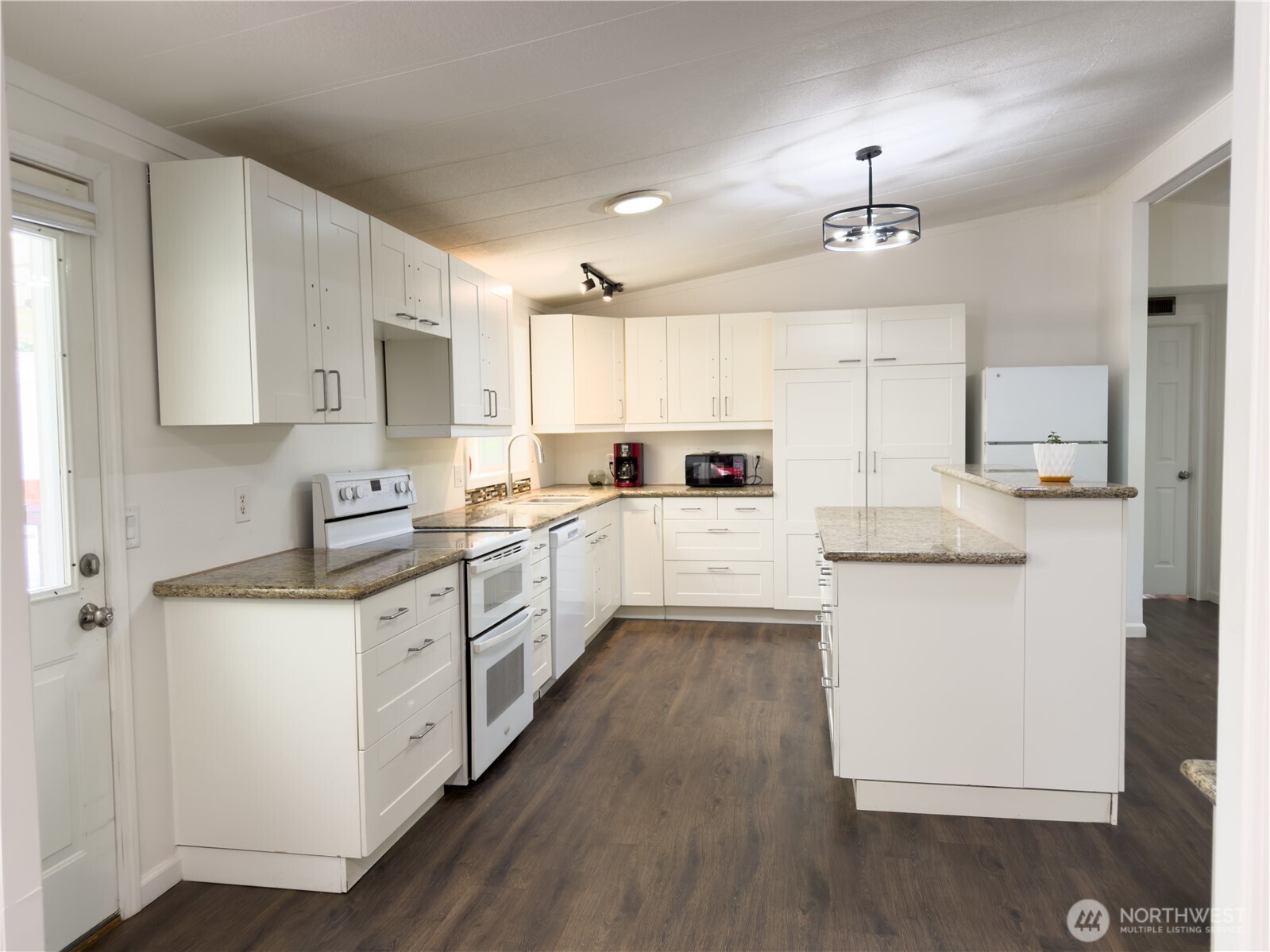 2197 Parker Road Property Photo 14