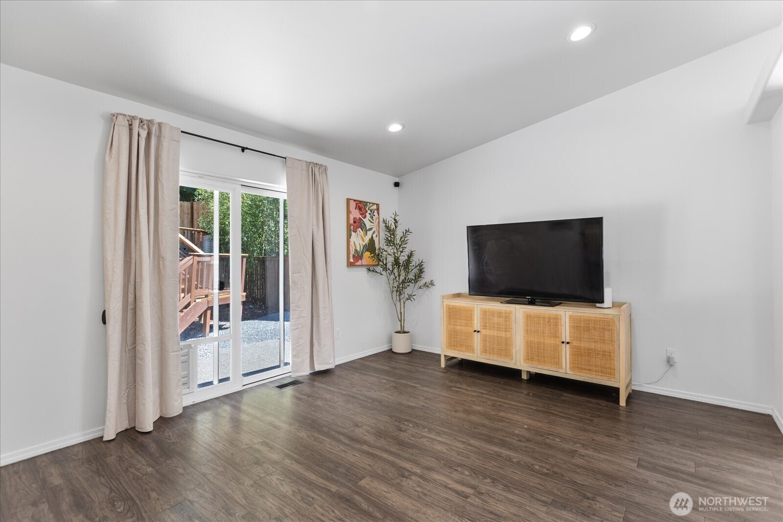4903 72nd Drive Property Photo 15