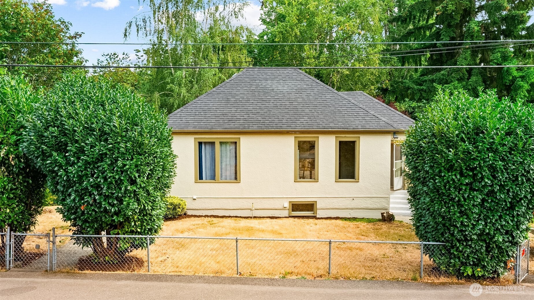 451 Tracy Avenue Property Photo 5