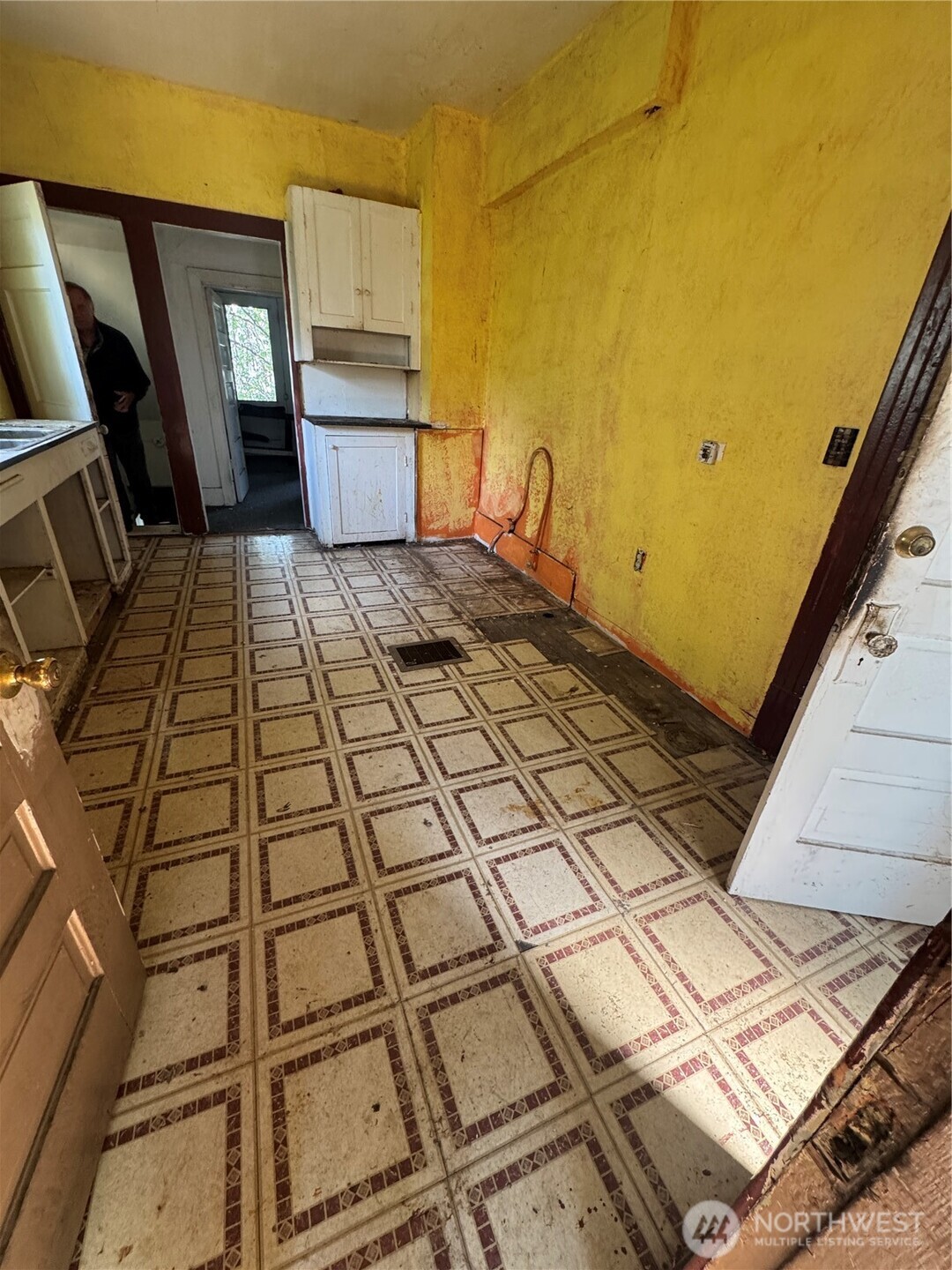 5247 Brooklyn Avenue Property Photo 2