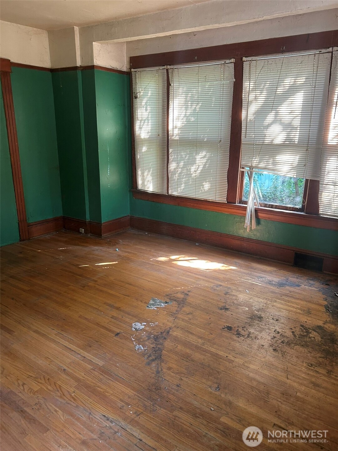 5247 Brooklyn Avenue Property Photo 7