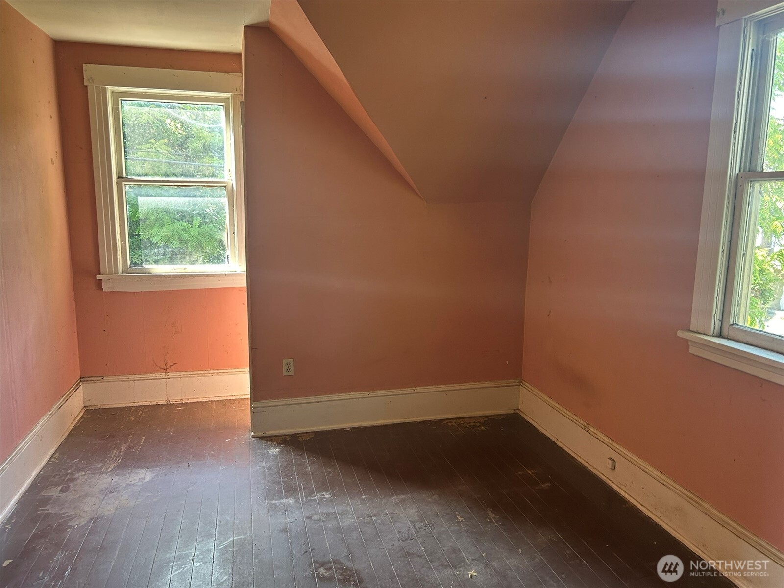 5247 Brooklyn Avenue Property Photo 10