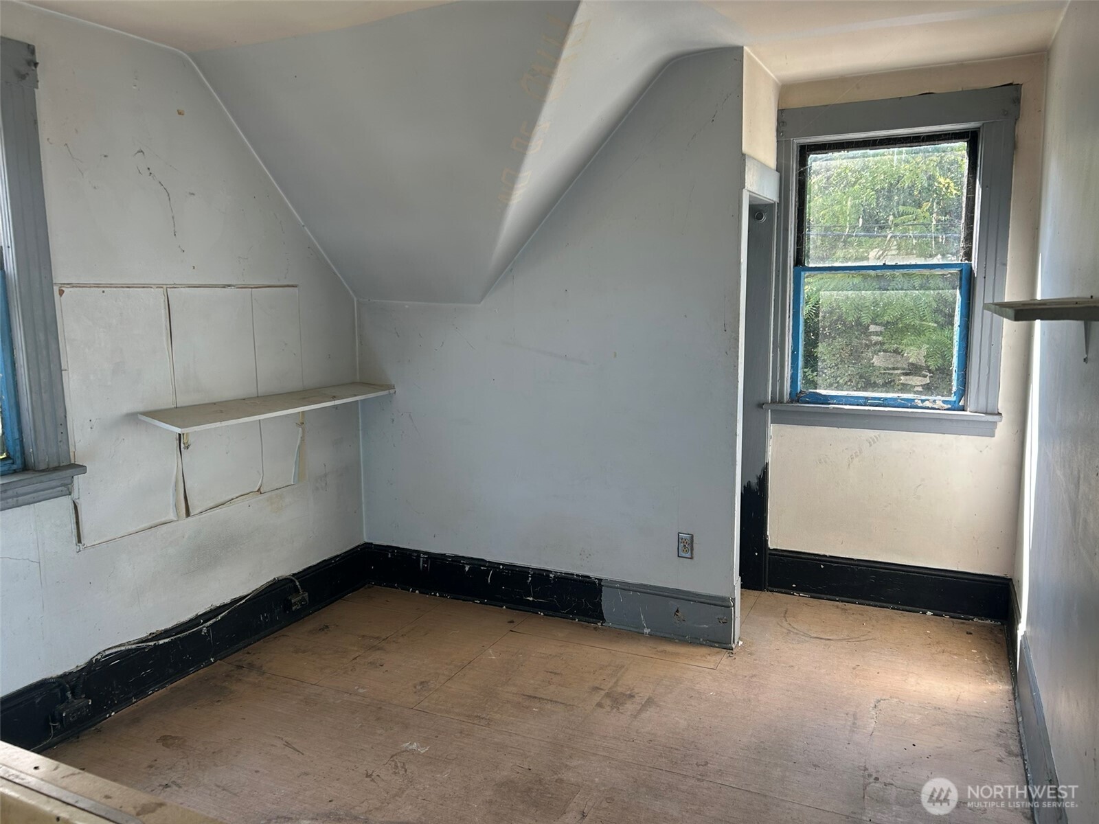 5247 Brooklyn Avenue Property Photo 13