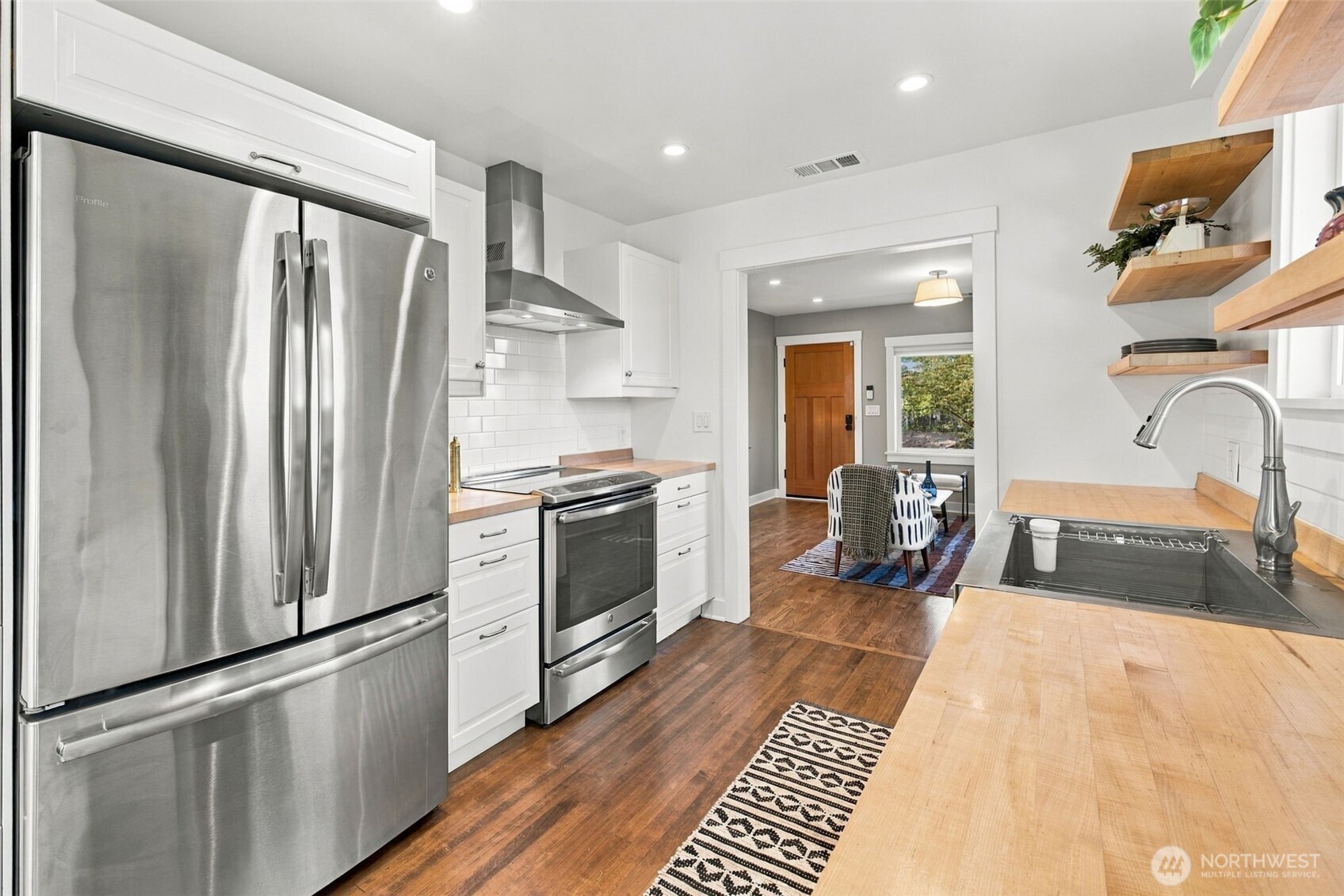 4247 S Eddy Street Property Photo 5