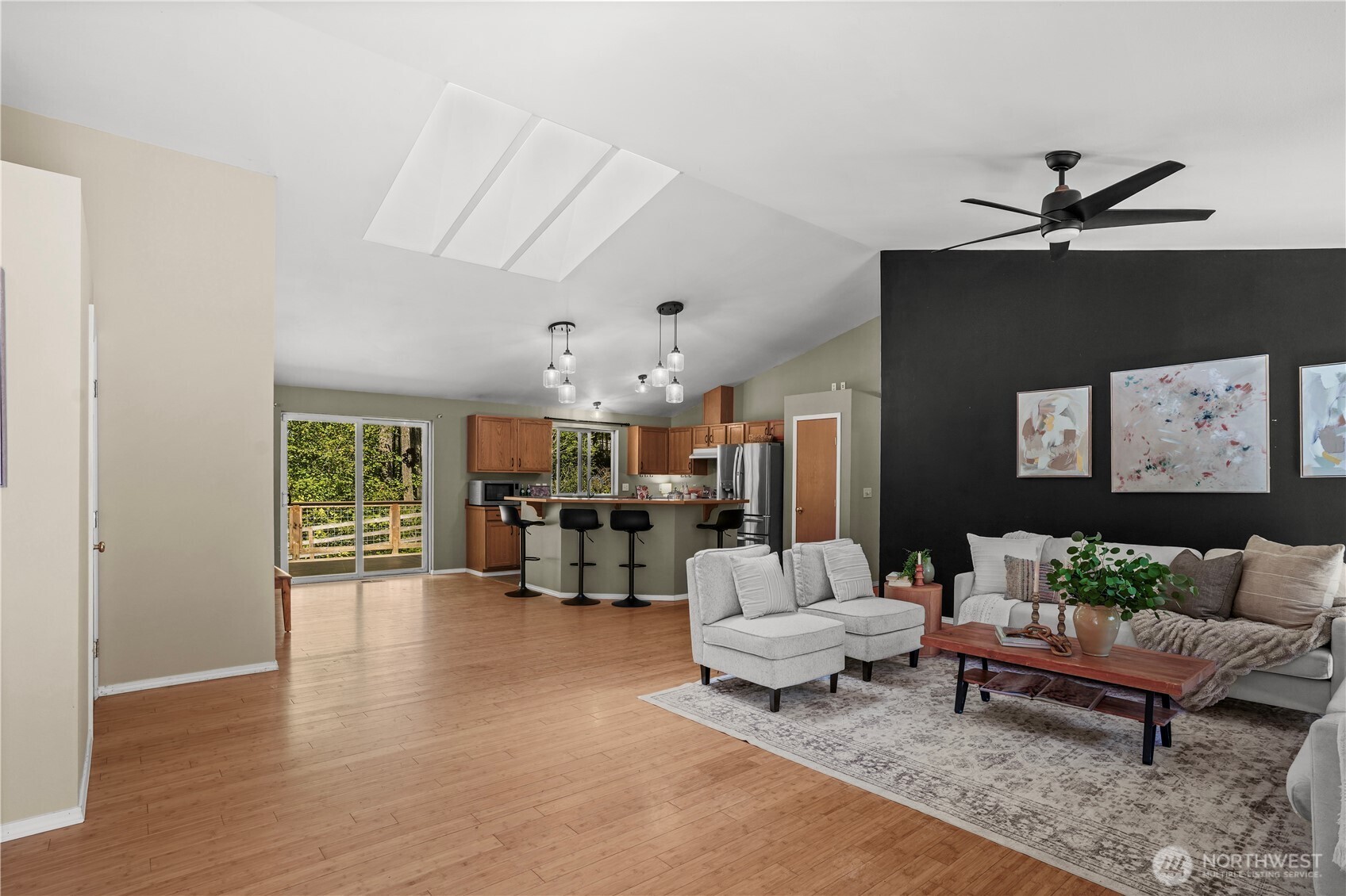 16915 154th Street Property Photo 4