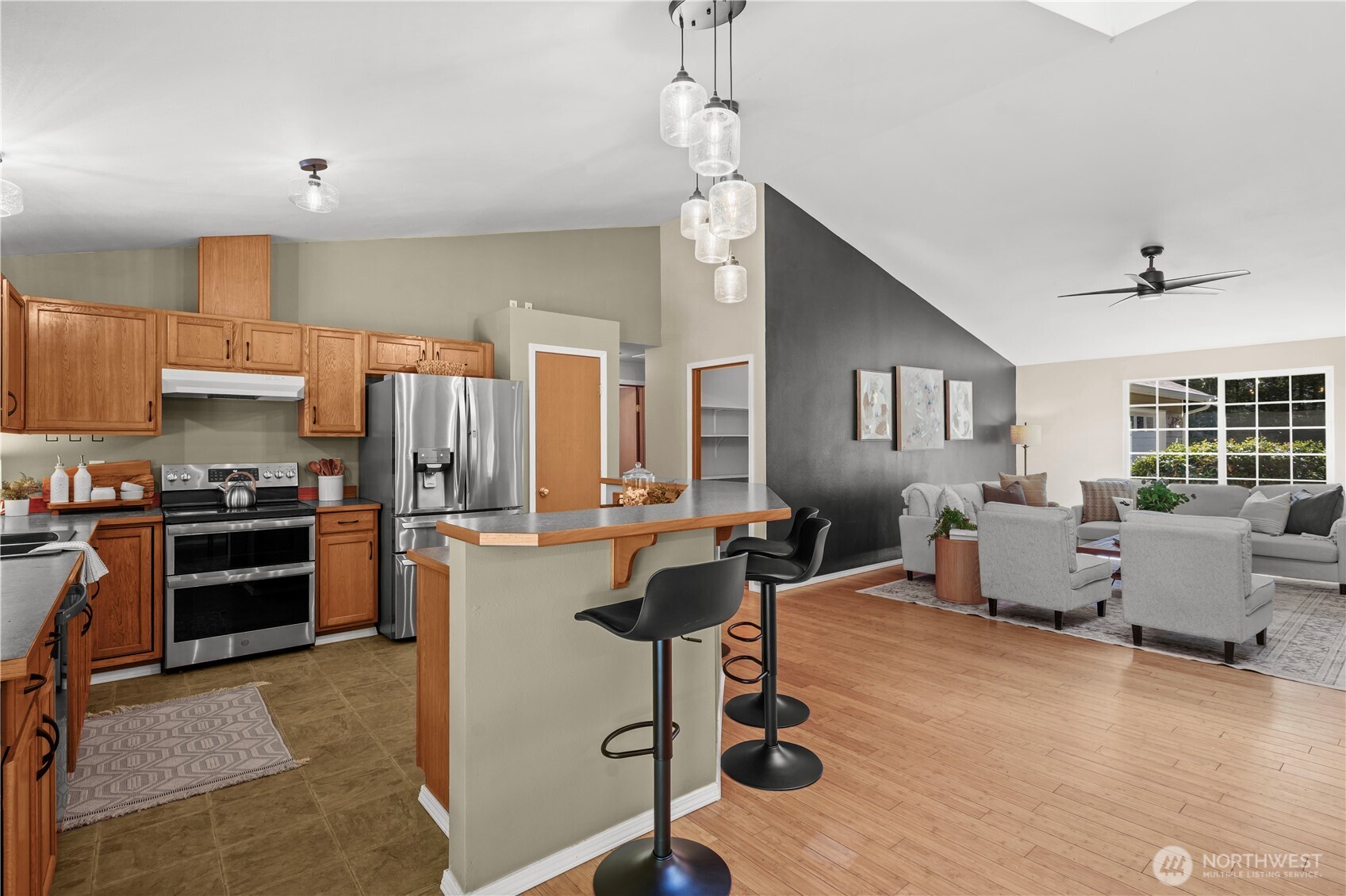 16915 154th Street Property Photo 9