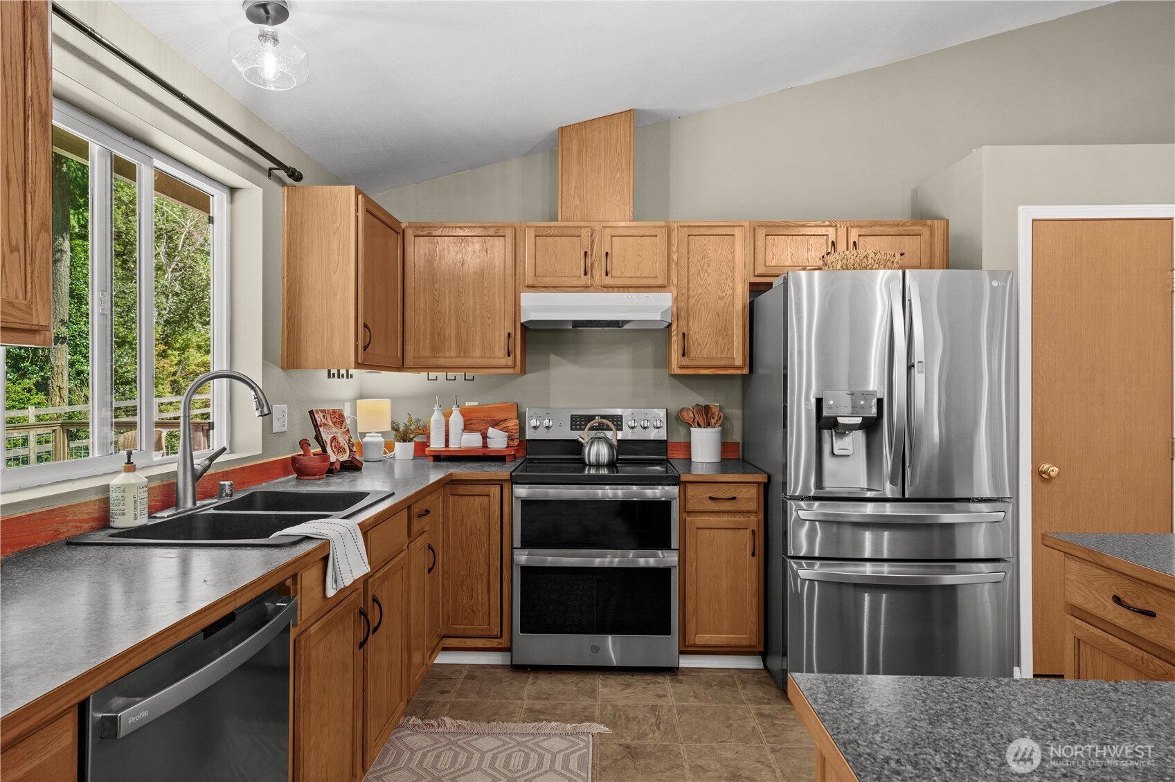 16915 154th Street Property Photo 13