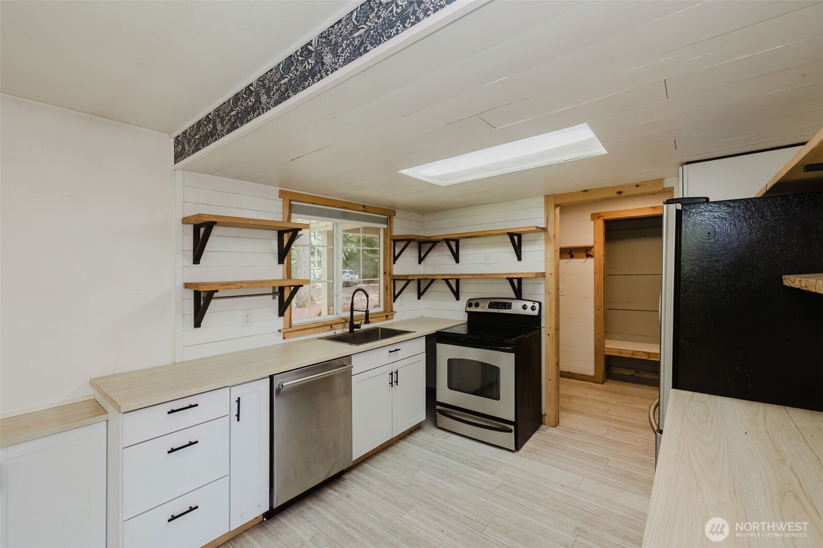 8325 Seabeck Highway Property Photo 6