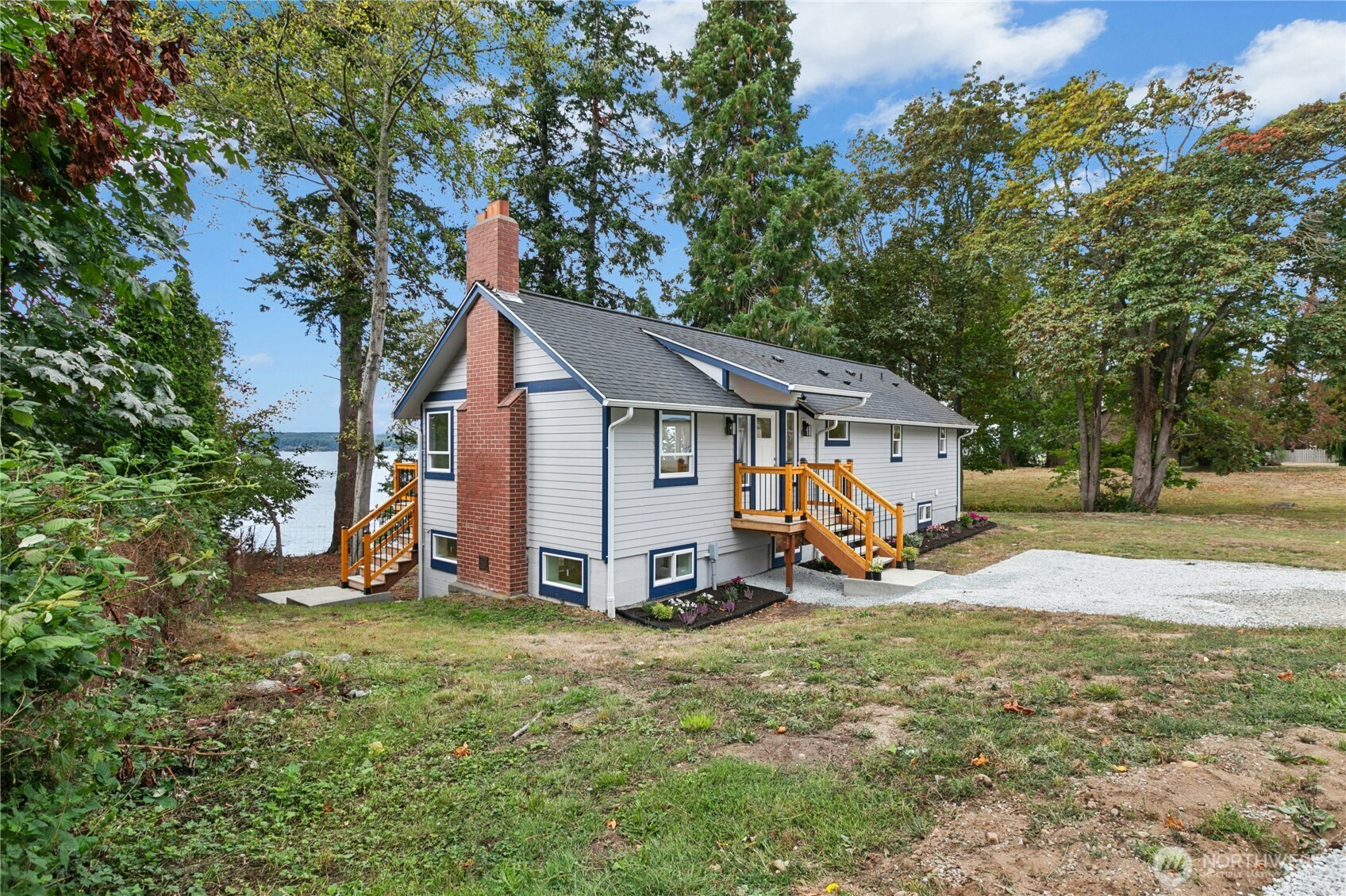 4140 S Camano Drive Property Photo 2