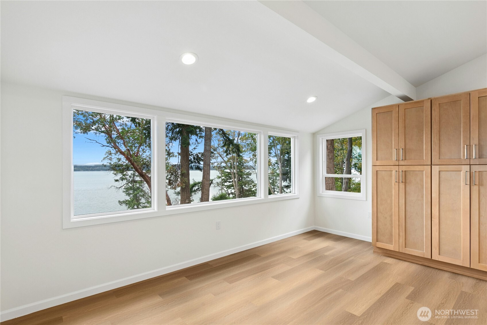 4140 S Camano Drive Property Photo 12