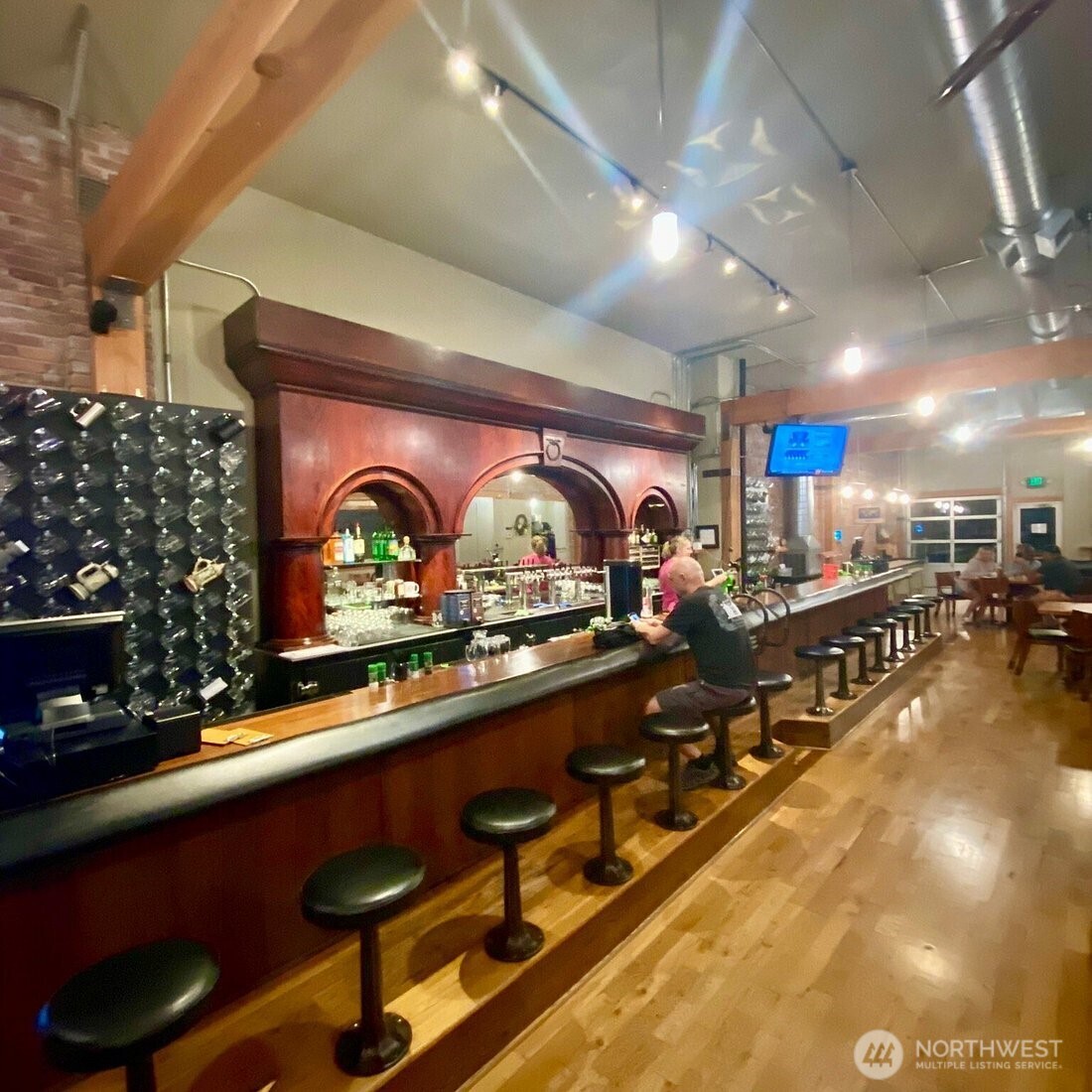 1307 Main Property Photo 4