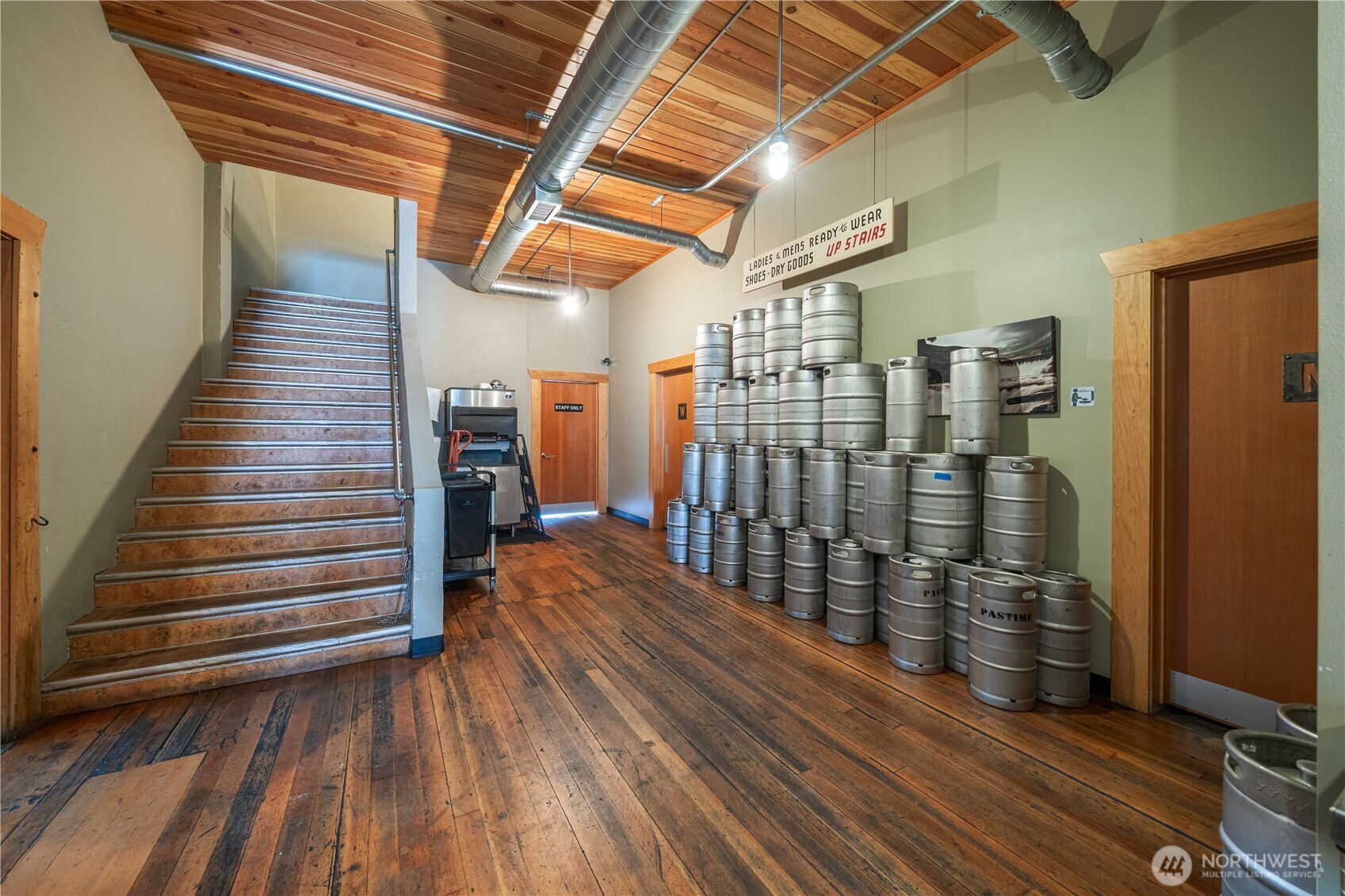 1307 Main Property Photo 18