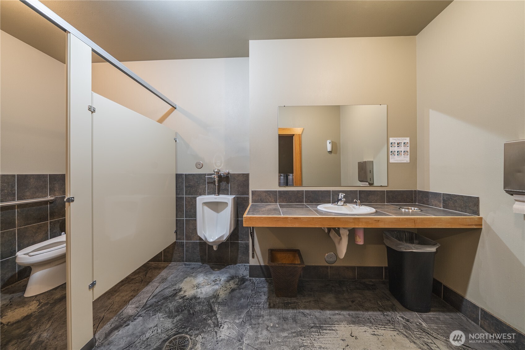1307 Main Property Photo 27