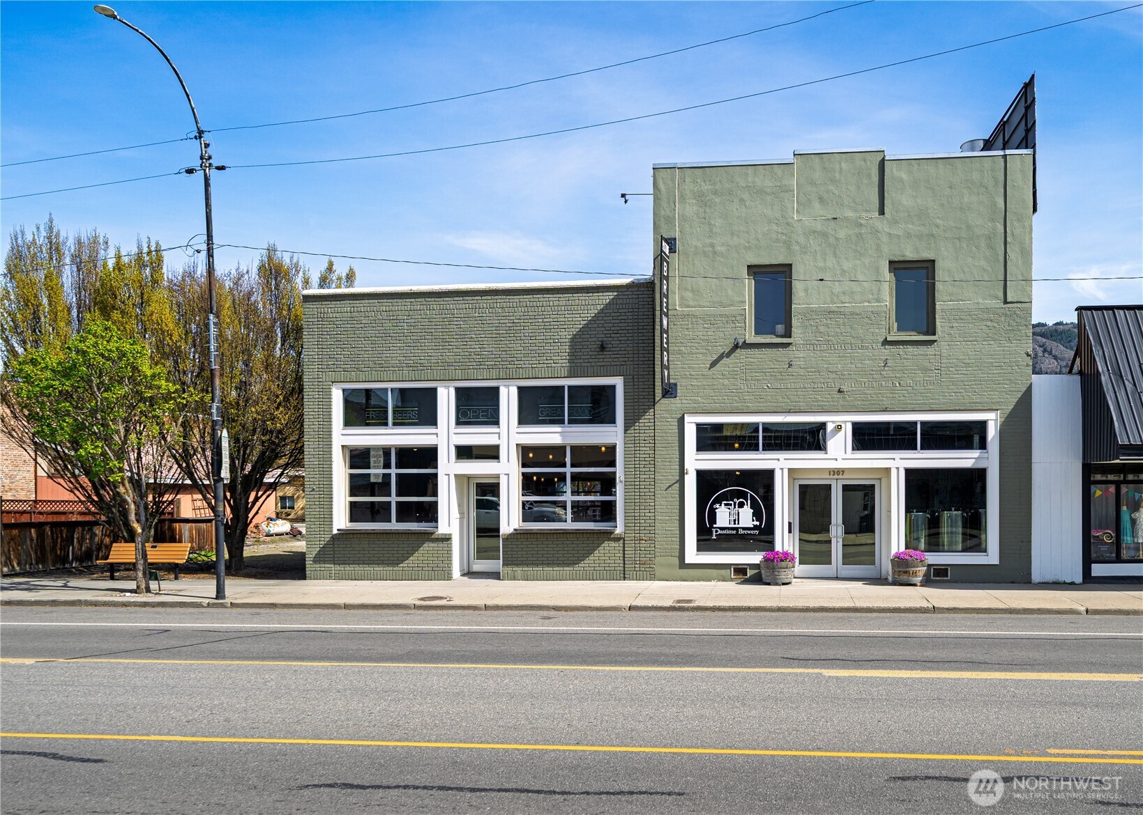 1307 Main Property Photo 33